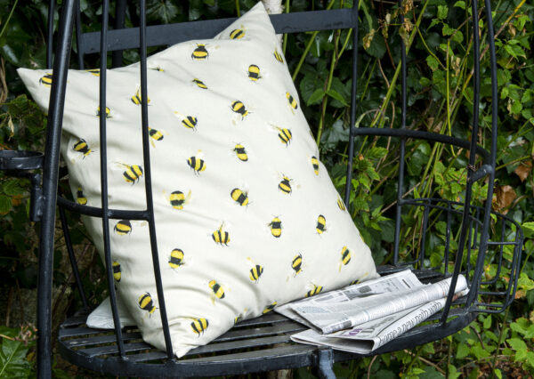 bees cushion